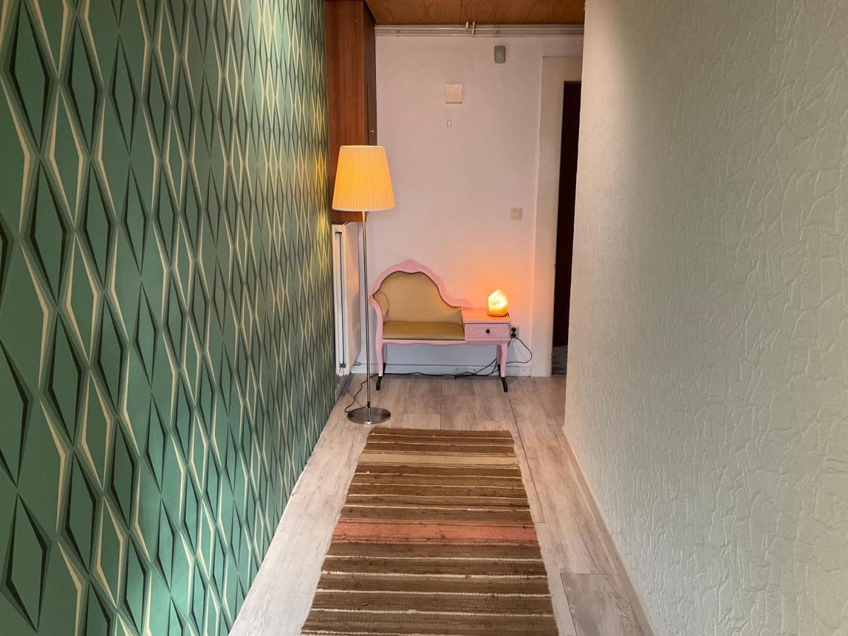 Privartzimmer 'Ausfahrt Freihalten' Husum  Kültér fotó